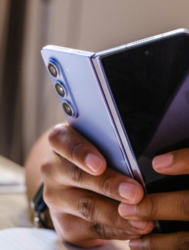 Leaker compares Z Fold 6's Cover Screen to Z Fold 5 36