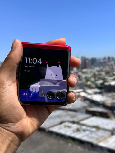 Motorola Razr 50 series renders online 36