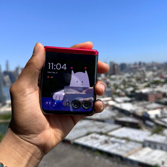 Motorola Razr 50 series renders online 33