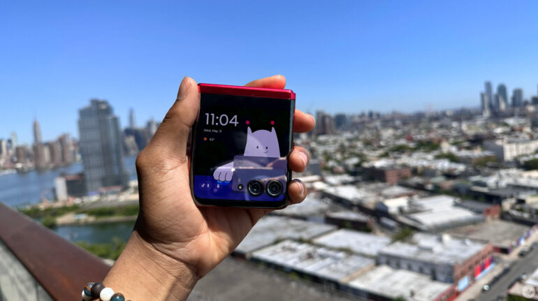 Motorola Razr 50 series renders online 3