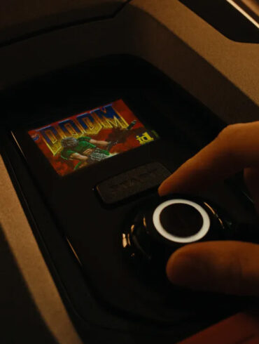 Robot lawnmower plays Doom 35