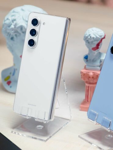 Samsung Galaxy Z Fold 6 dummy phone images leaked online. 36