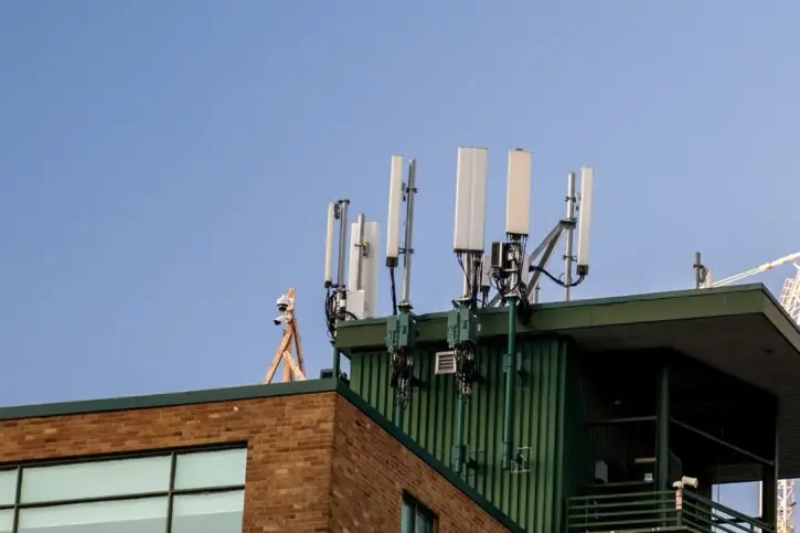 Federal Budget Aims to Boost Telecom Competition Federal Budget Aims to Boost Telecom Competition 38