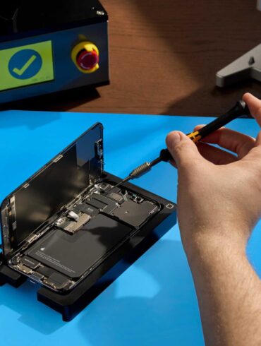 Apple self-service repair coming to Canada in '25. Apple self-service repair coming to Canada in '25. 36