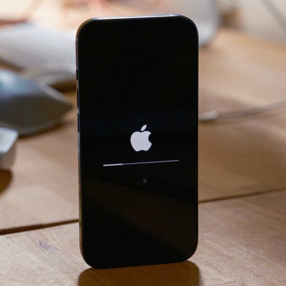 Apple offers 5 years of security updates in UK, confirmed 36