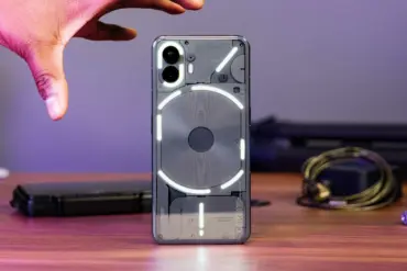 Best Buy Canada will carry the Nothing Phone (3). 11