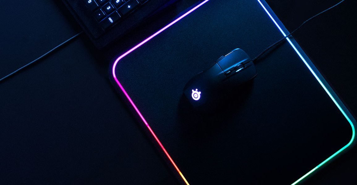 SteelSeries Introduced the First Dual-Surface RGB Illuminated Mousepad - The QcK Prism 33