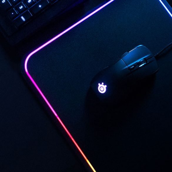 SteelSeries Introduced the First Dual-Surface RGB Illuminated Mousepad - The QcK Prism 28