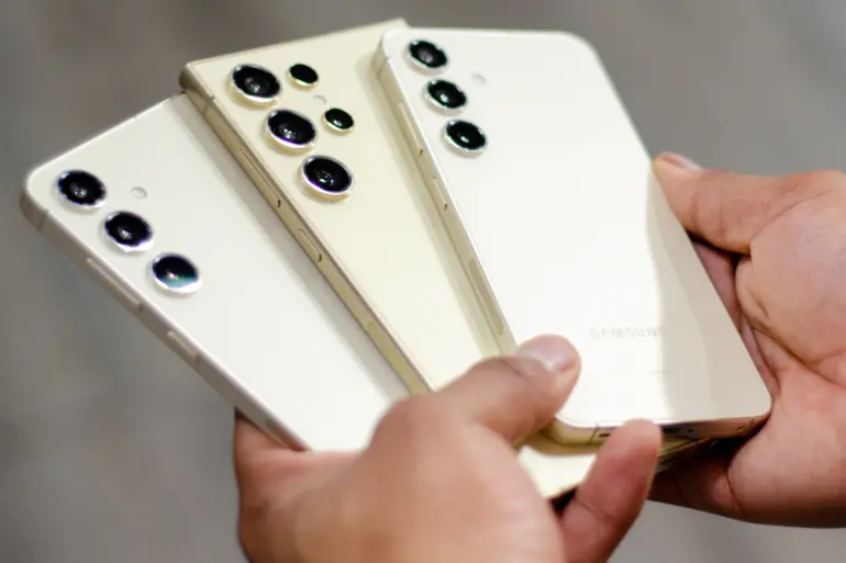 Canada's Growing Preference for Premium Smartphones Revealed 67