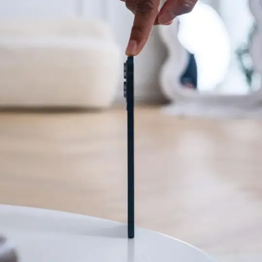 Sales of Slim Phones Decline as Apple and Samsung Reduce Production Sales of Slim Phones Decline as Apple and Samsung Reduce Production 35