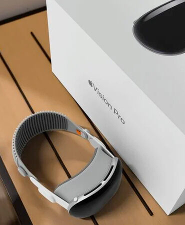 Apple's Vision Pro Packaging Contains Numerous Features 36