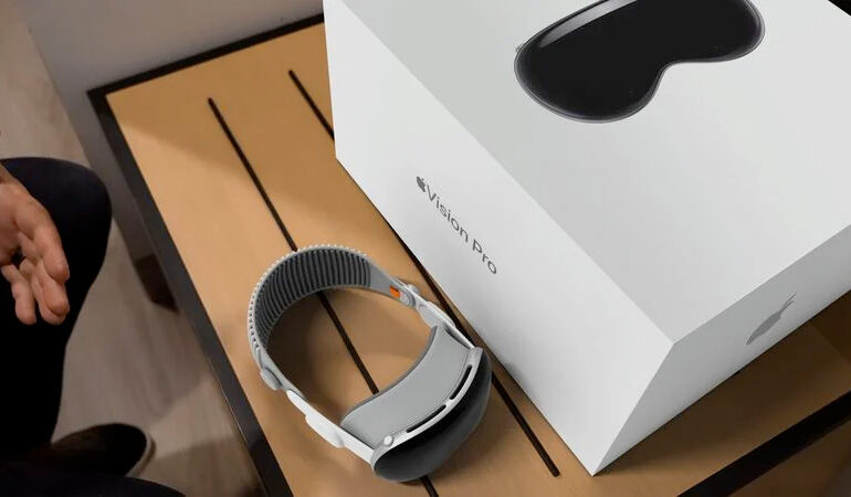 Apple's Vision Pro Packaging Contains Numerous Features 38