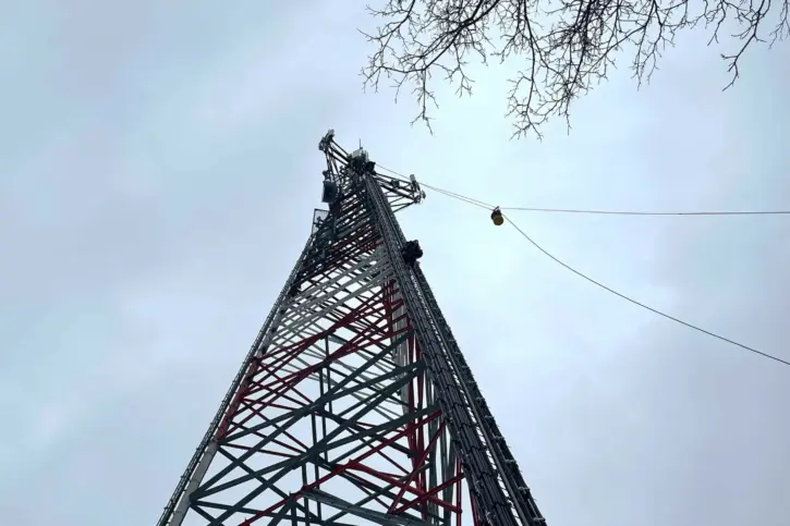 Alberta Community Faces Weeks Without Cell Service After Tower Loss 64