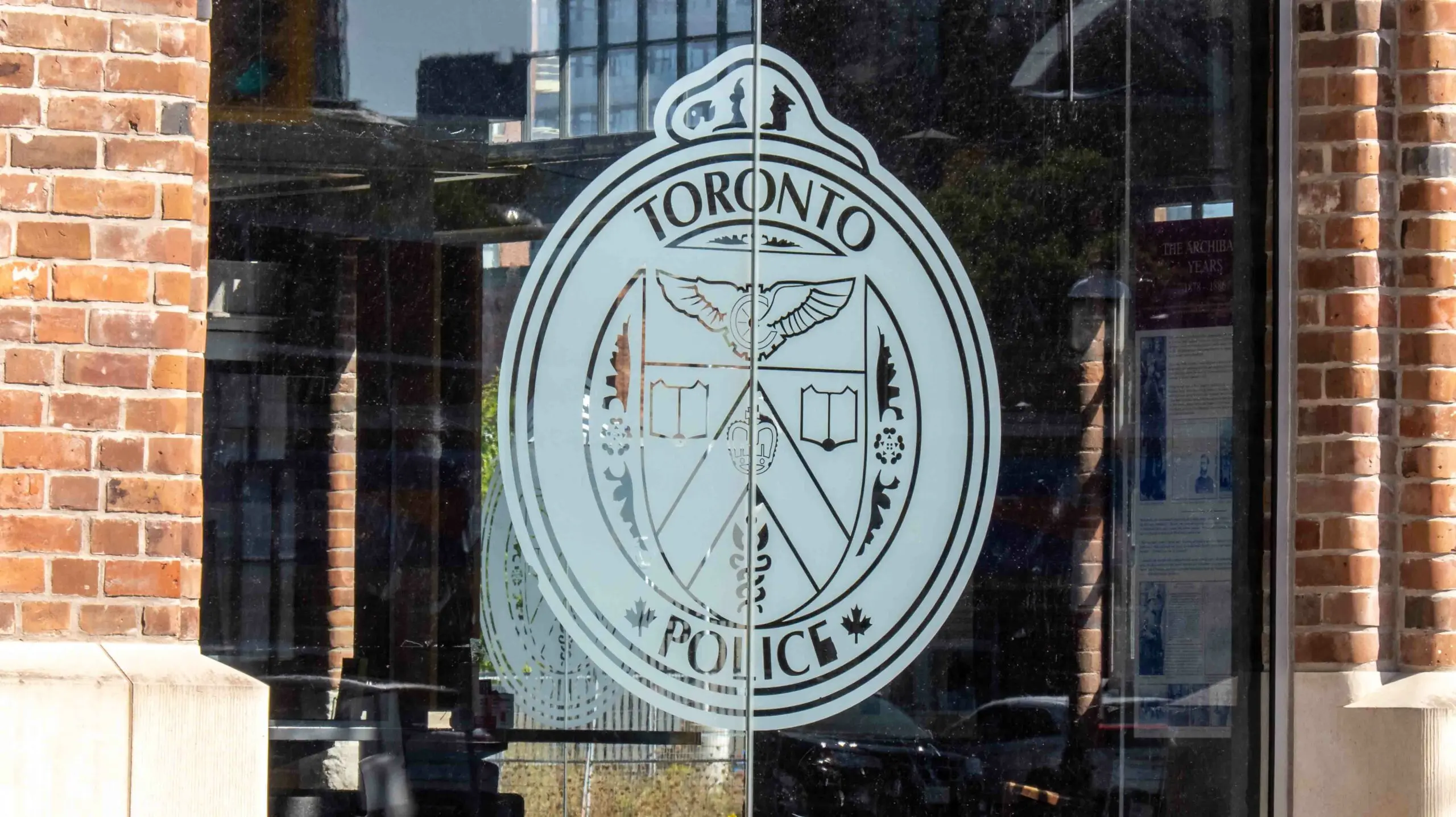 Toronto Police Launches Easy Access 877 Non-Emergency Hotline 33