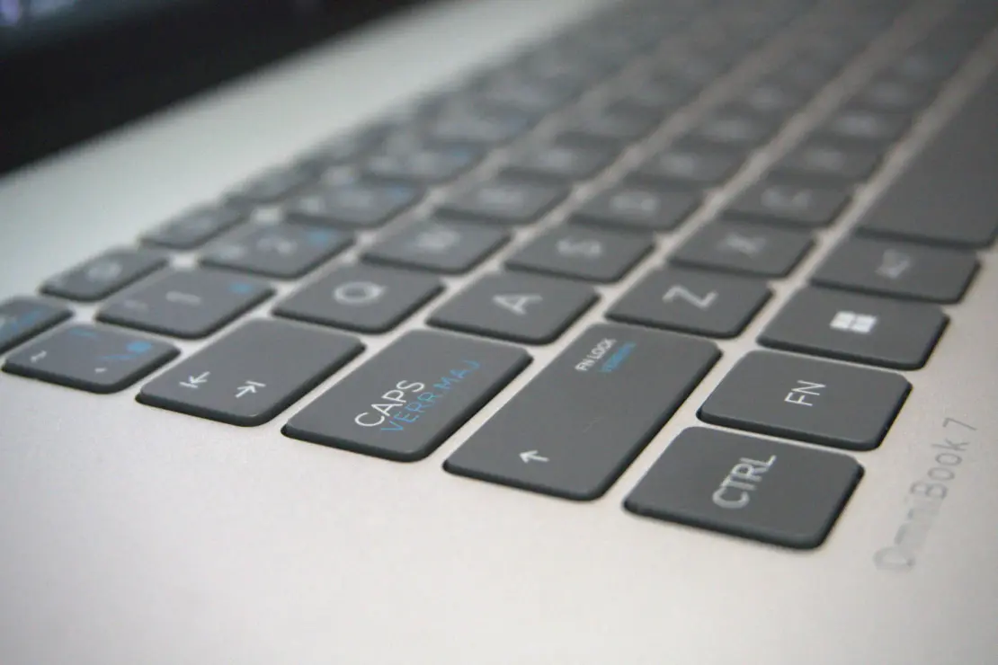 HP OmniBook 7 Flip In-Depth Review: Benchmarks, Gaming, and Performance Analyzed 33