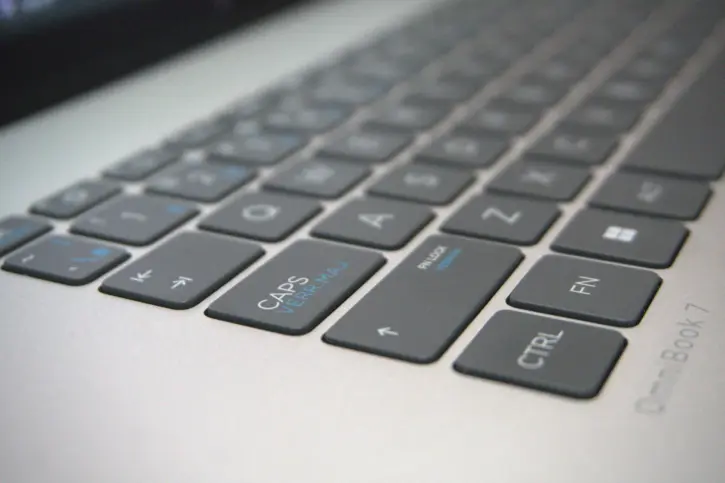 HP OmniBook 7 Flip In-Depth Review: Benchmarks, Gaming, and Performance Analyzed 44