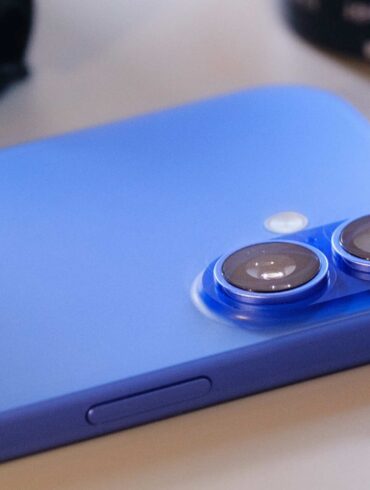 Grab Your Free Apple Watch with Freedom Mobile's iPhone 16 Deal! Grab Your Free Apple Watch with Freedom Mobile's iPhone 16 Deal! 36