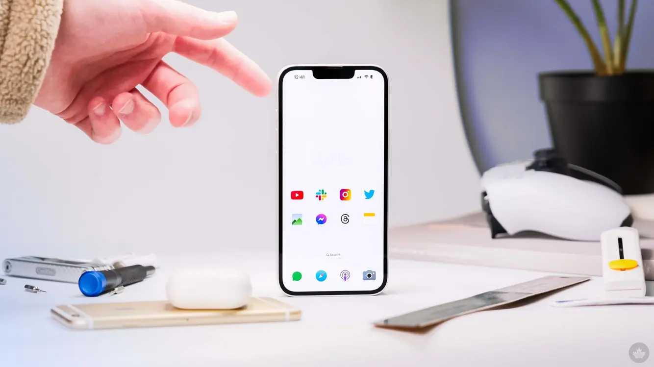 iPhone 16e's C1 Modem Surpasses iPhone 16 Performance in Canada 33
