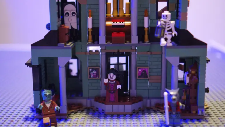 Deconstructing the Level Design of Iconic Horror Mansions Deconstructing the Level Design of Iconic Horror Mansions 39