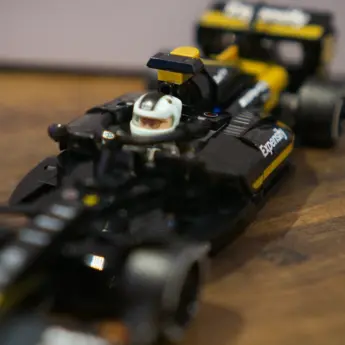 LEGO APXGP Team Race Car Review: Why Set 77252 Is a Smarter Speed Champions Release Than It Looks 37