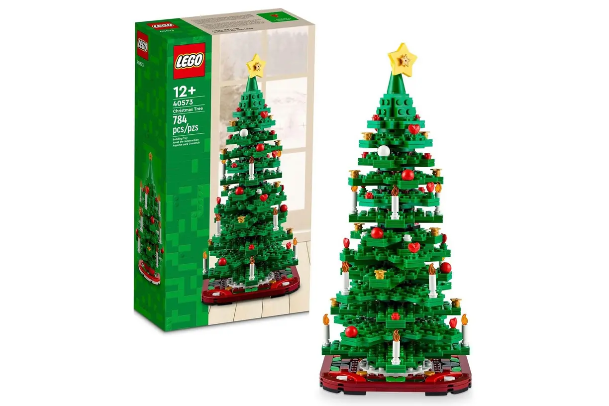 LEGO Slashes Price of Christmas Tree Set Twice in One Week, Now Available for Pennies 33