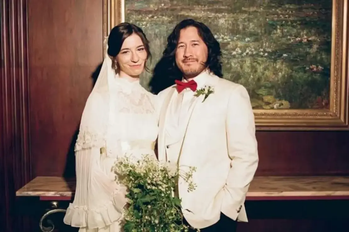 YouTube Star Markiplier Announces Marriage to Longtime Girlfriend Amy Nelson 33