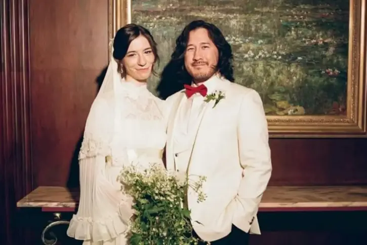 YouTube Star Markiplier Announces Marriage to Longtime Girlfriend Amy Nelson YouTube Star Markiplier Announces Marriage to Longtime Girlfriend Amy Nelson 38