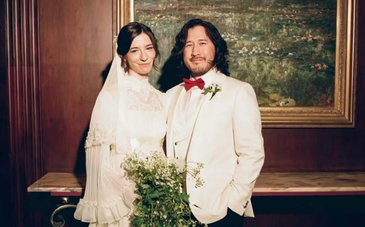YouTube Star Markiplier Announces Marriage to Longtime Girlfriend Amy Nelson 33