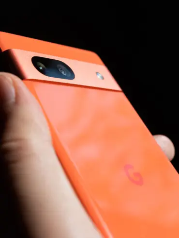 Google Offers Free Repairs for Pixel 7a Battery Swelling Issues 34