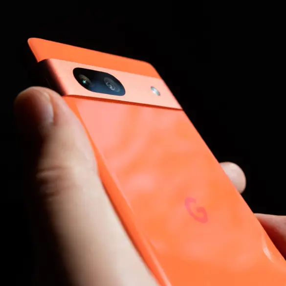 Google Offers Free Repairs for Pixel 7a Battery Swelling Issues 33