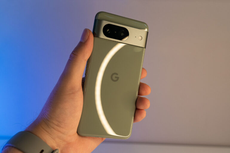 Google's extended Pixel 8 repair program for display issues 38