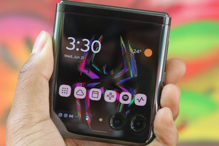 Motorola Canada offers up to $350 off select phones on Victoria Day. Motorola Canada offers up to $350 off select phones on Victoria Day. 38