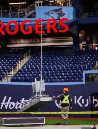 Blue Jays Fans Achieve Record Data Usage at Rogers Centre 36