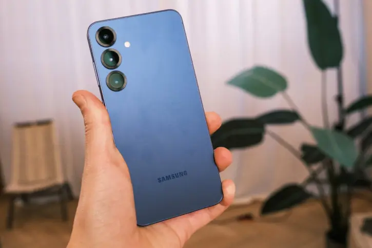 Samsung S26 Ultra Unveils Faster Charging and Sparks New Questions Samsung S26 Ultra Unveils Faster Charging and Sparks New Questions 38