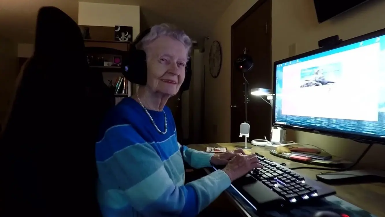 Skyrim Grandma Concludes Her 15-Year Adventure in Skyrim 33