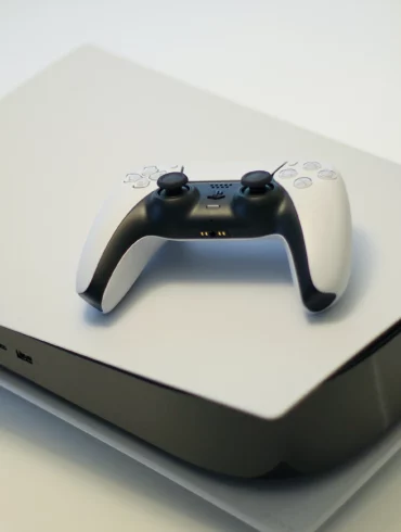 Sony Surpasses 40 Million PlayStation 5 Consoles Sold: A Triumph Amidst Supply Chain Woes Sony Surpasses 40 Million PlayStation 5 Consoles Sold: A Triumph Amidst Pandemic Challenges and Supply Chain Woes