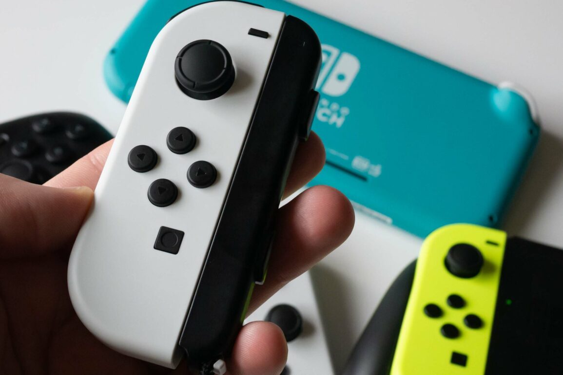 Report Suggests Nintendo Switch 2 Could Have Magnetic Joy-Cons; May Not Be Compatible With Current Models Report Suggests Nintendo Switch 2 Could Have Magnetic Joy-Cons; May Not Be Compatible With Current Models 33