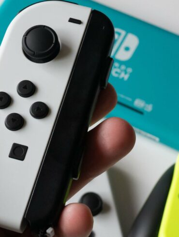 Report Suggests Nintendo Switch 2 Could Have Magnetic Joy-Cons; May Not Be Compatible With Current Models Report Suggests Nintendo Switch 2 Could Have Magnetic Joy-Cons; May Not Be Compatible With Current Models 36