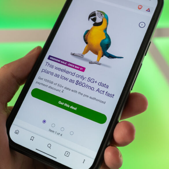 Unlock Savings: Get $10 Off Telus Plans This Weekend!" (53 characters) 32