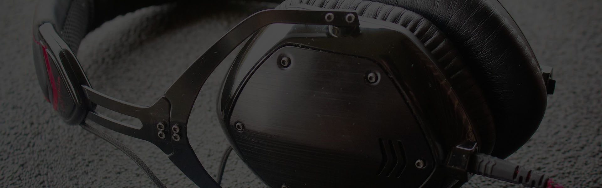 V-MODA: M-100, a Robust Headphone with Cutting-edge Features 28